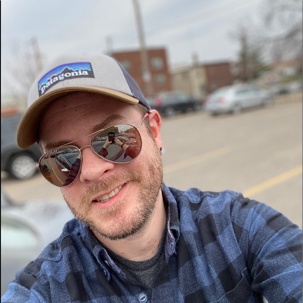 Meet your Posher, Tom